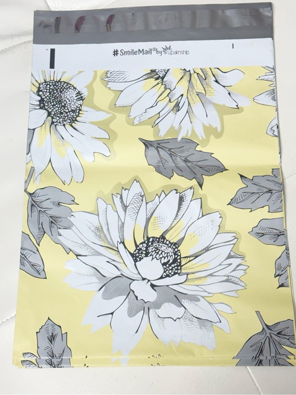 20 10”x13” Floral Poly Mailer Pouch in Yellow and Gray